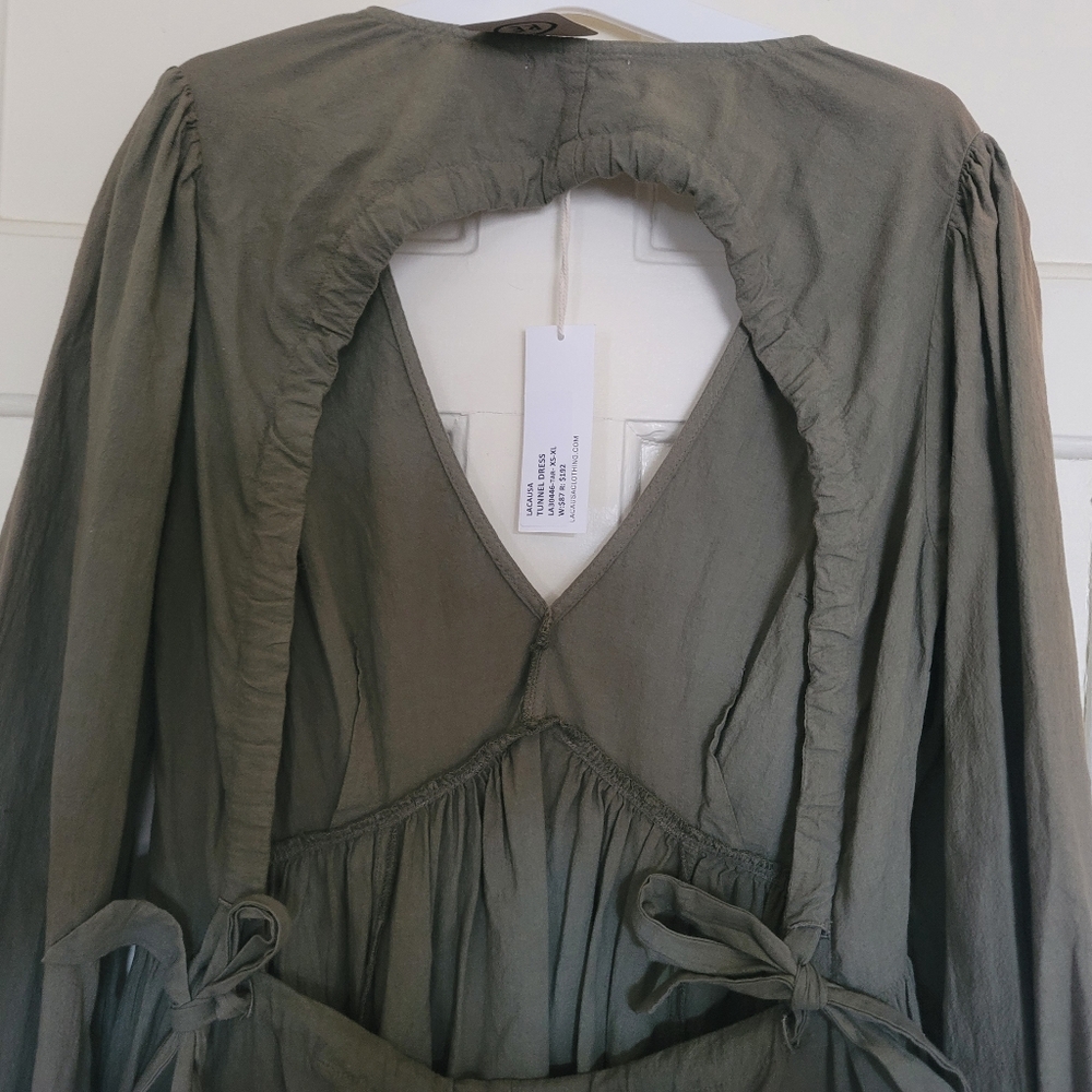 Dress - Picture 8 of 8